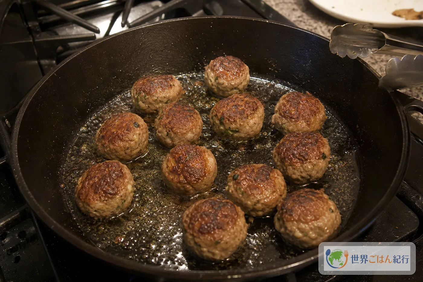 手順3: ミートボールに焼き色をつける