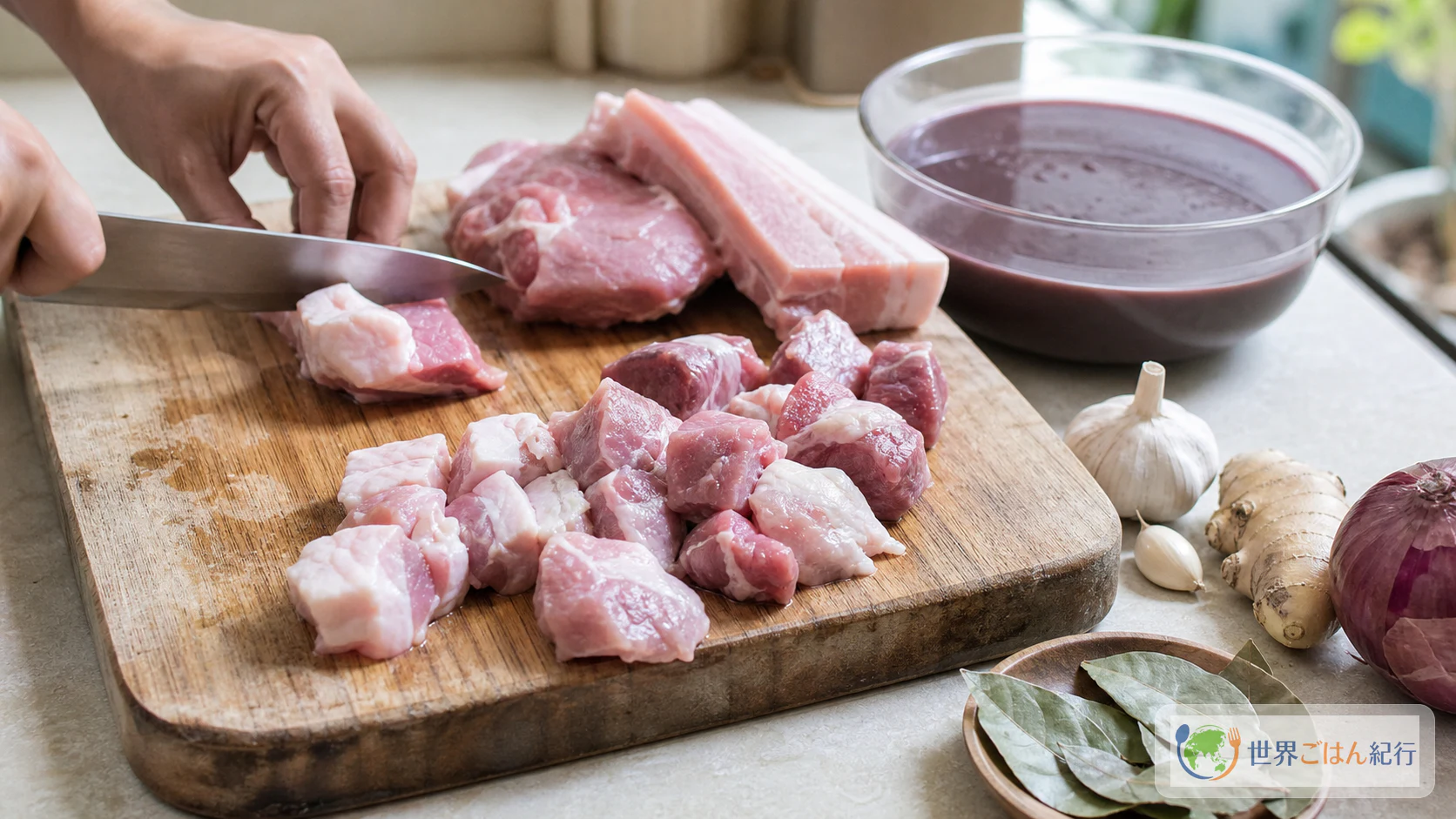 手順1: 肉を切り、豚血を酢でほぐす