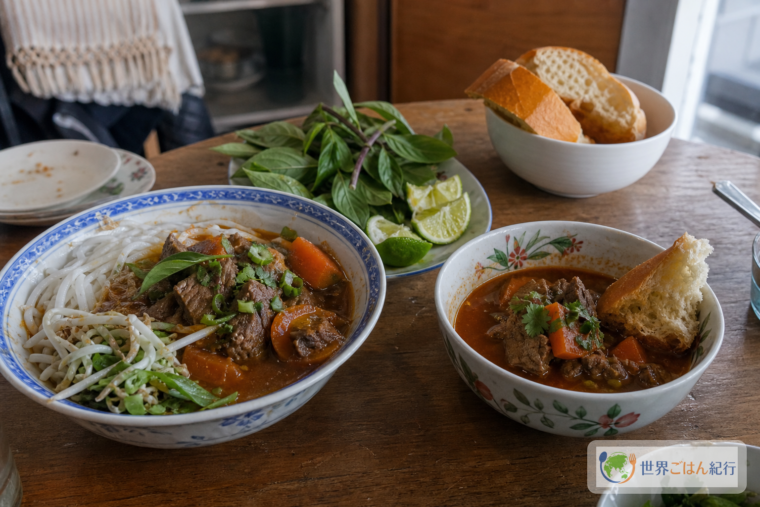 ボーコーを米麺とバゲットで食べ比べる食卓